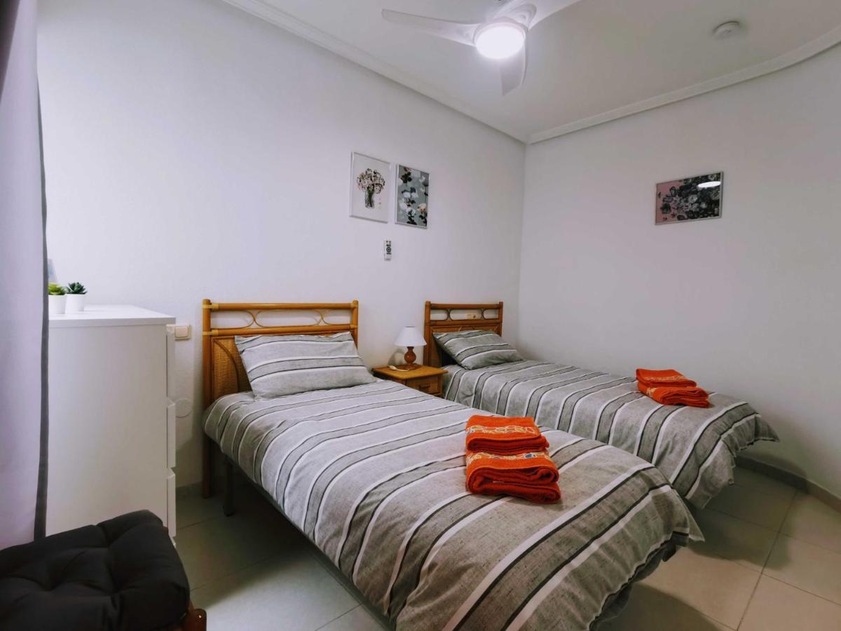 El Sombrero Apartment With Free Wifi Playa Del Cura تورّيفيِخا المظهر الخارجي الصورة